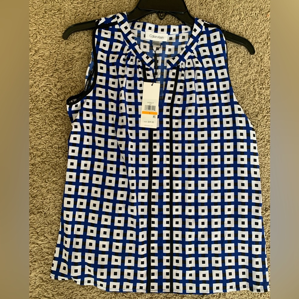 🎀3/$25🎀 NWT size small Calvin Klein suit separate top.